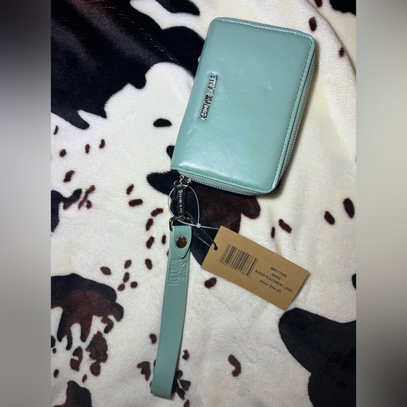 ✨BRAND NEW WITH TAGS STEVE MADDEN MINT/SAGE GREEN WALLET✨ - Picture 2 of 4